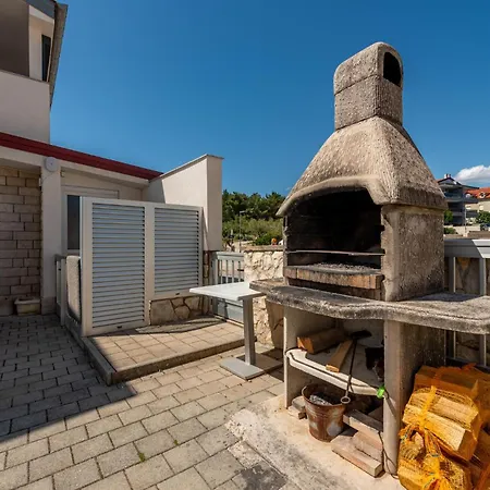 Amazing In With House Sea View Apartment *