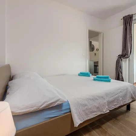 Apartment Amazing In With House Sea View *