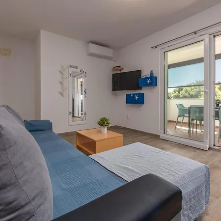 Awesome In With House Sea View
