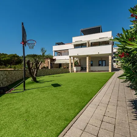 Apartament Awesome In With House Sea View Povljana